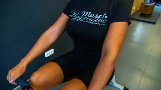 Dámske Fitness tričko – Grey logo - Muscle Aggressive